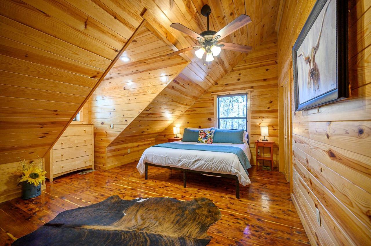 The Eastwood Spacious Retreat With 4 King En-Suites - Hot Tub - Pet-Friendly - Cozy Fire Pit - Prime Location - Multi-Family Broken Bow Exterior foto